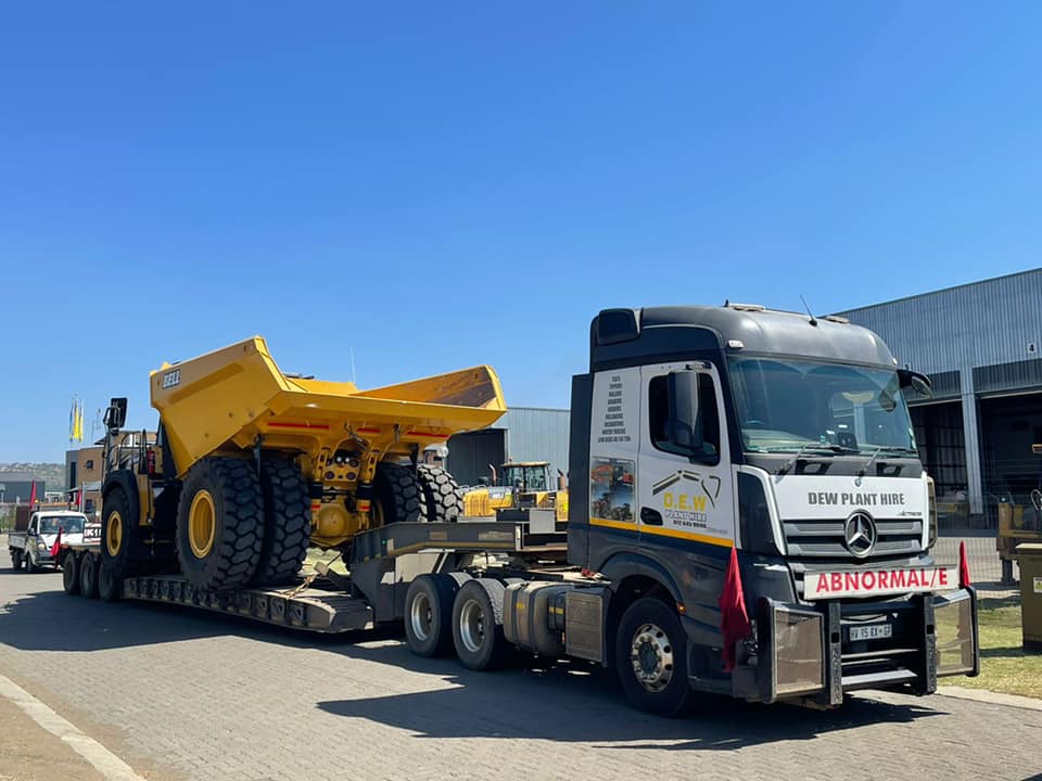 Lowbed transport